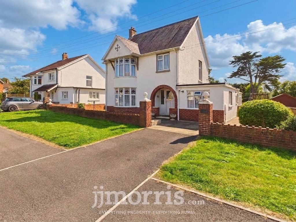 Property photo 1 of 44