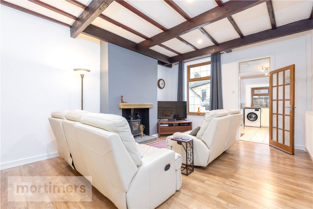 Property photo 2 of 21 Living Room