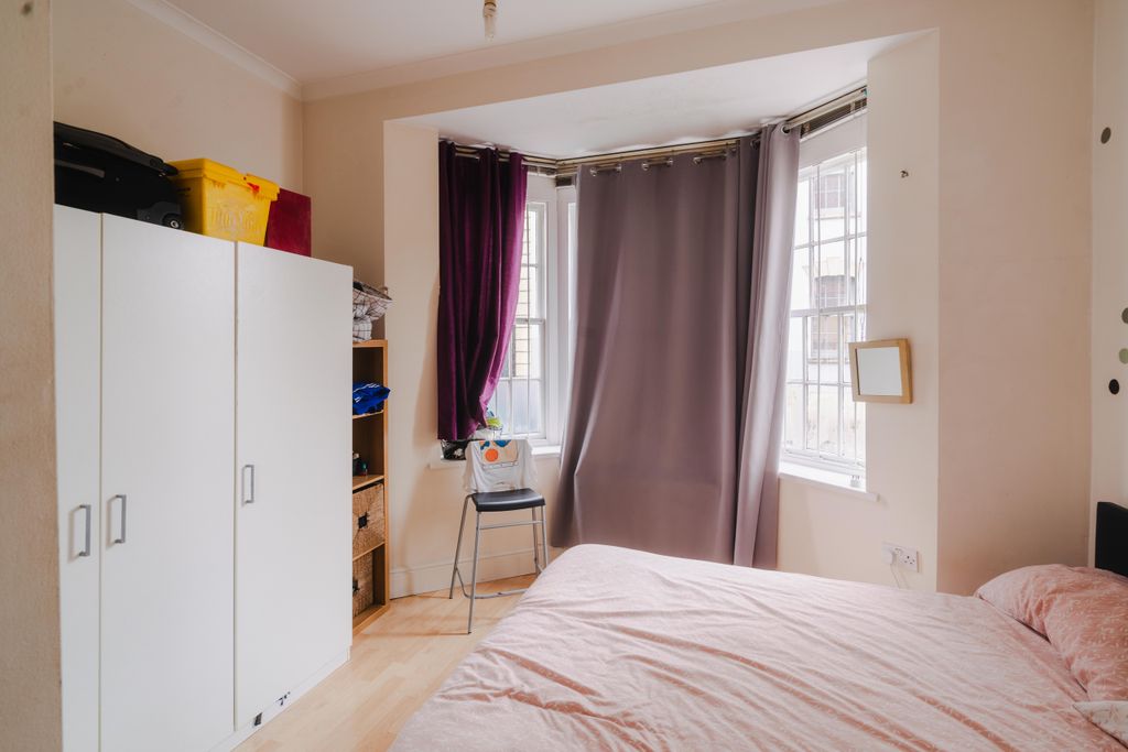 Property photo 3 of 8 1