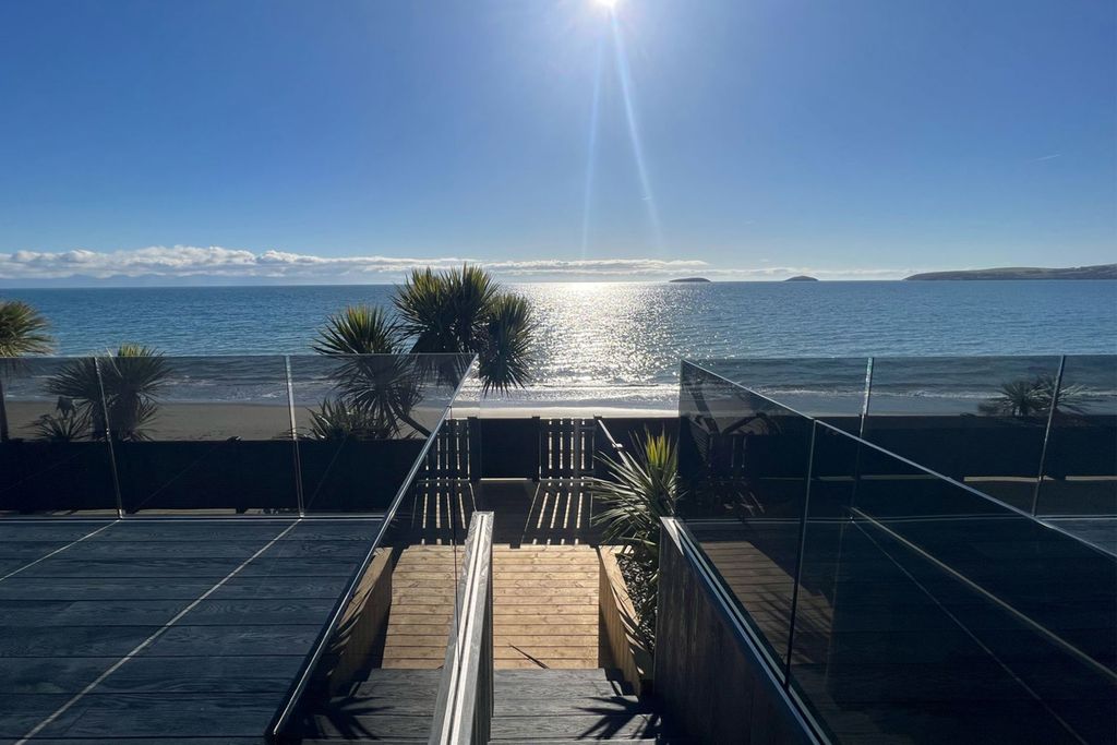 Property photo 1 of 3 Sea Views Of The Retreat Coastal Lodge For Sale At The Warren Resort &amp; Spa, Wales