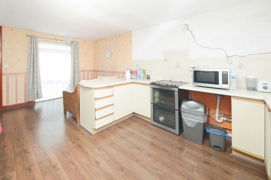 Property photo 3 of 17 Photo