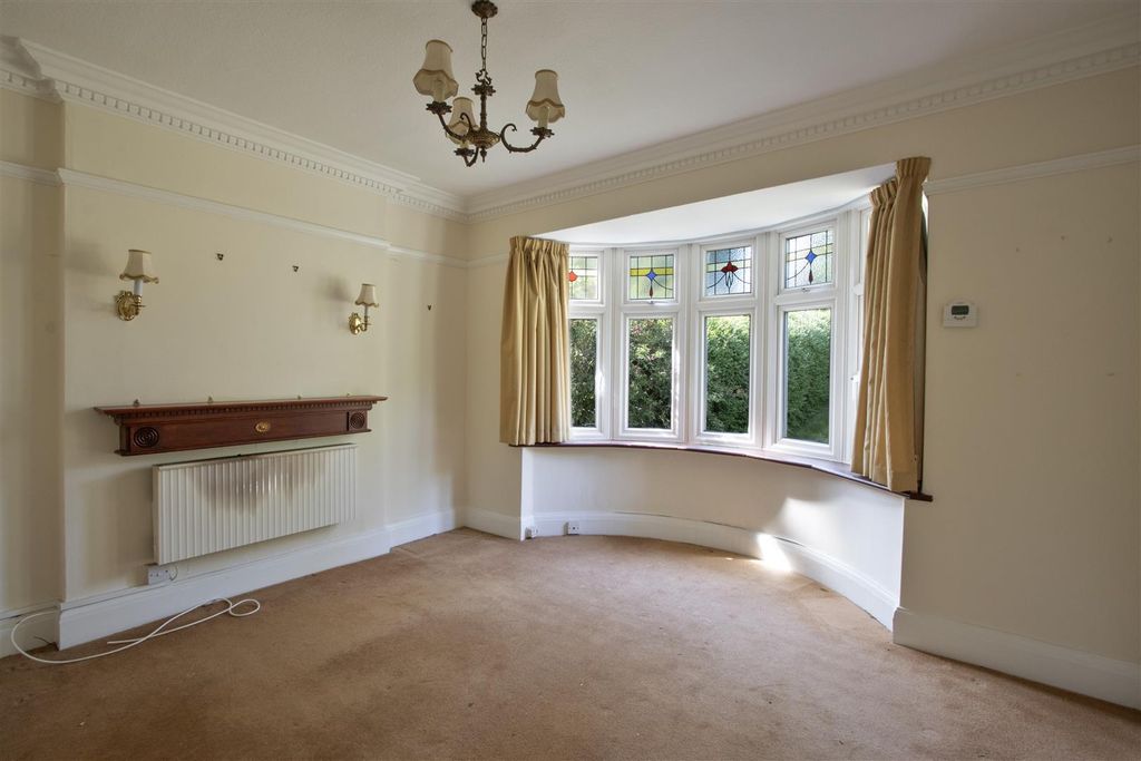 Property photo 3 of 13 Sitting/Dining Room