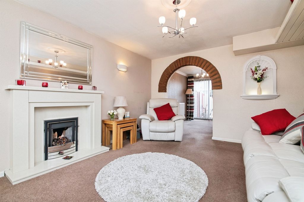 Property photo 3 of 13