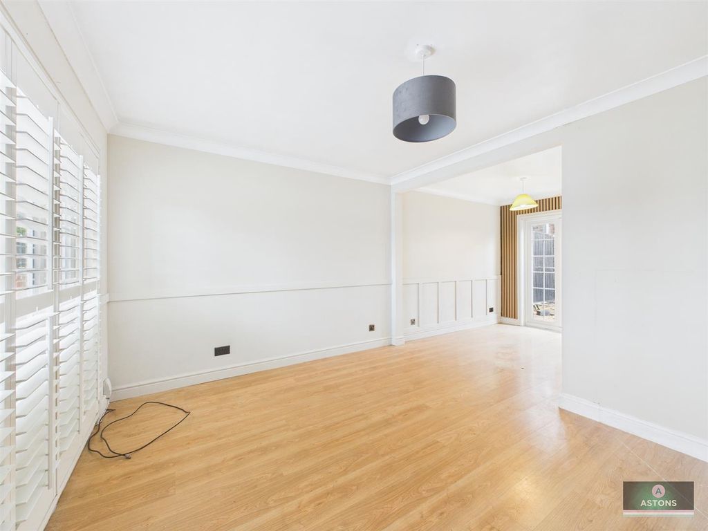 Property photo 2 of 11 Cam04622G0-Pr0035-Still002.Jpg