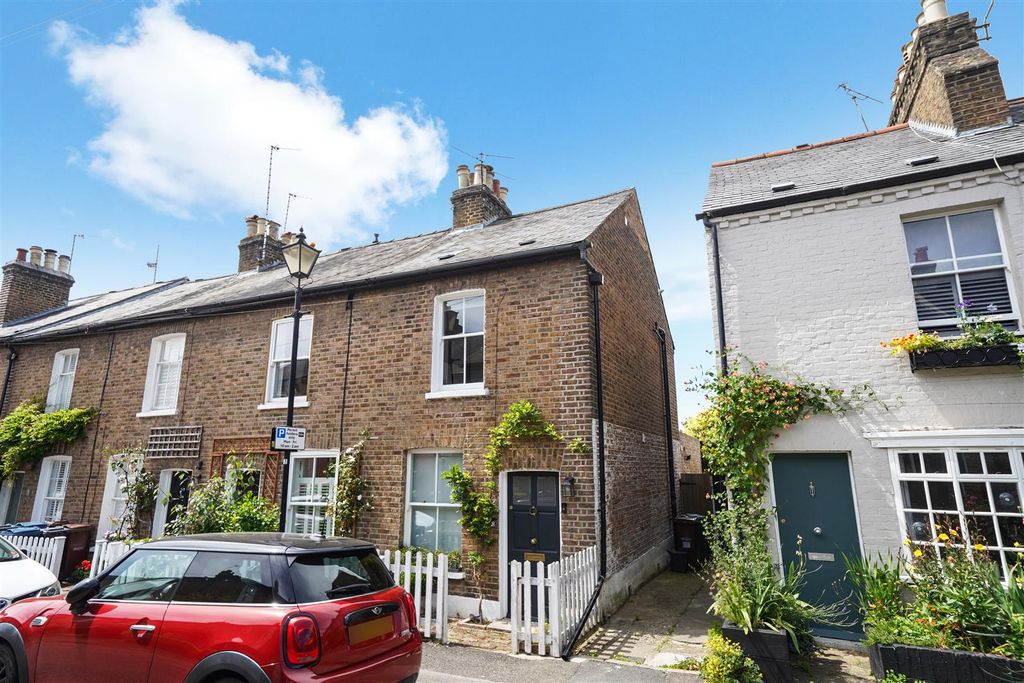 Property photo 1 of 12