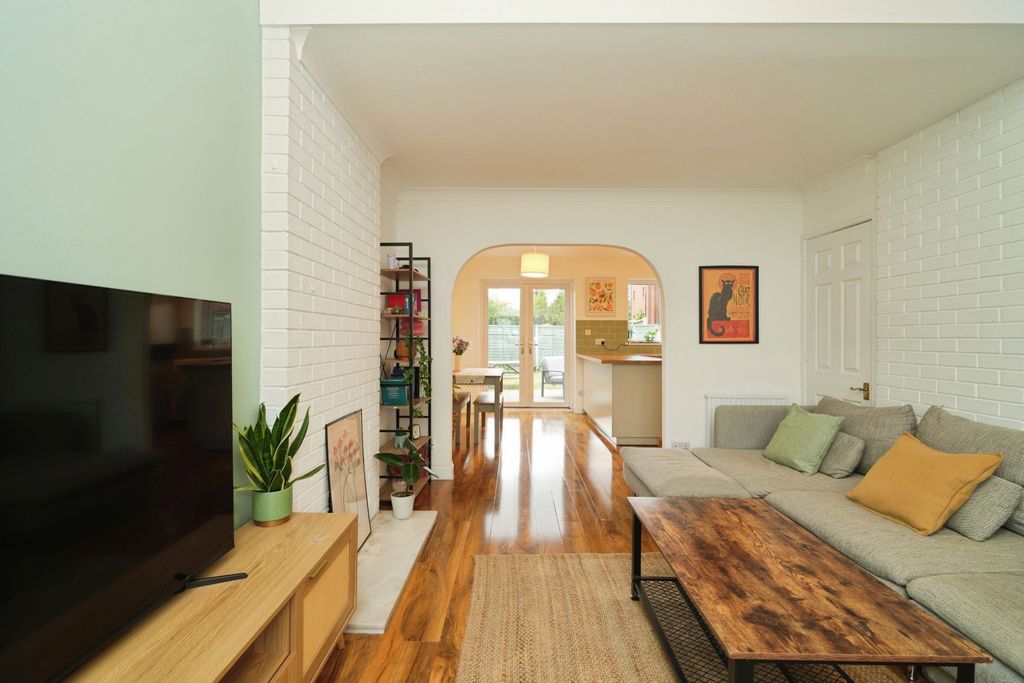 Property photo 2 of 15