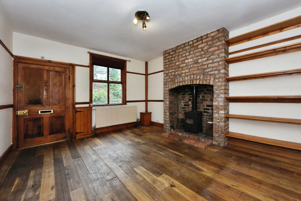 Property photo 3 of 11 Lounge