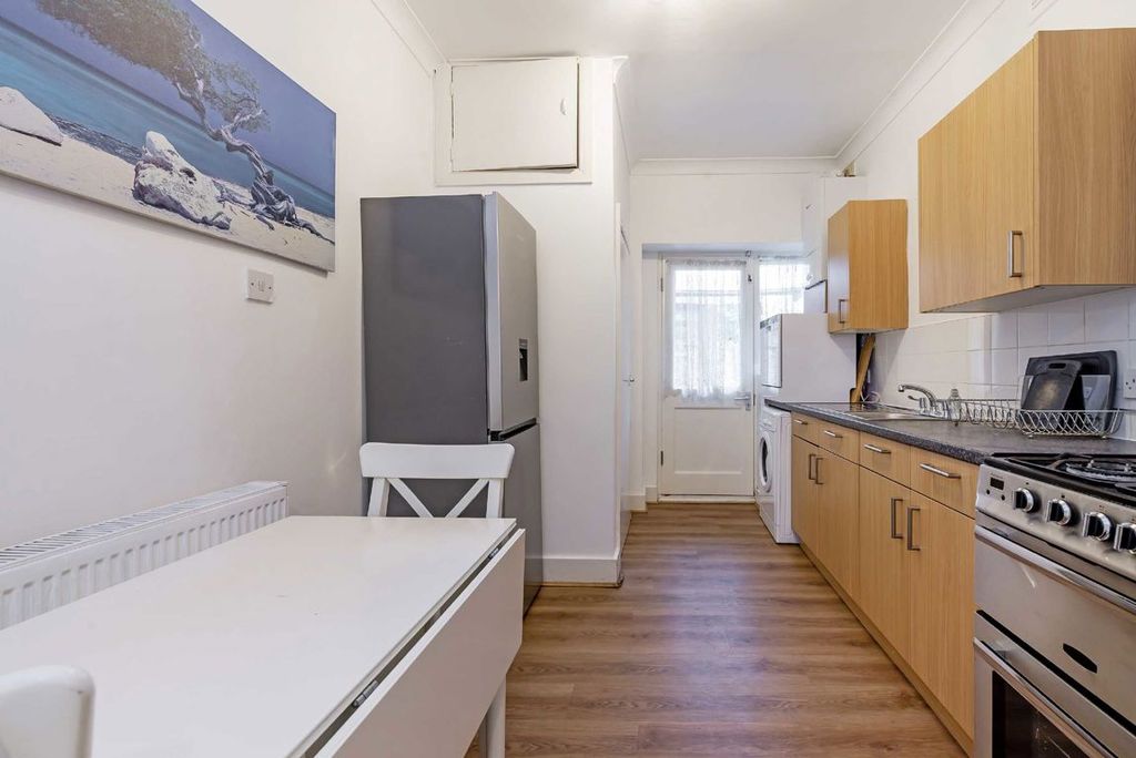 Property photo 2 of 6