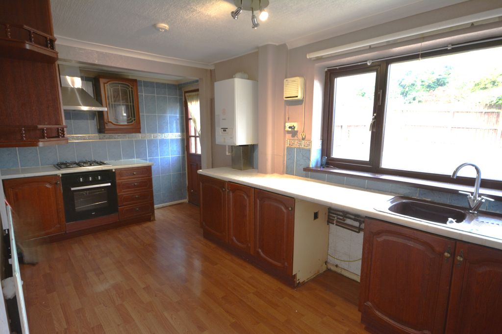 Property photo 3 of 9 Kitchen Diner