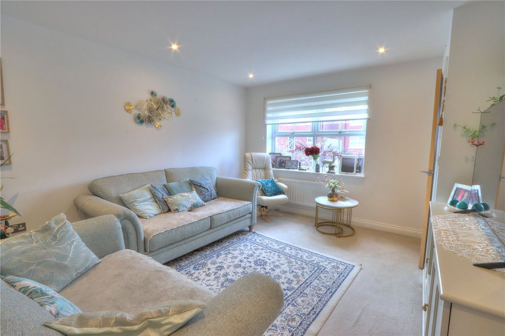 Property photo 2 of 12 Picture No. 03