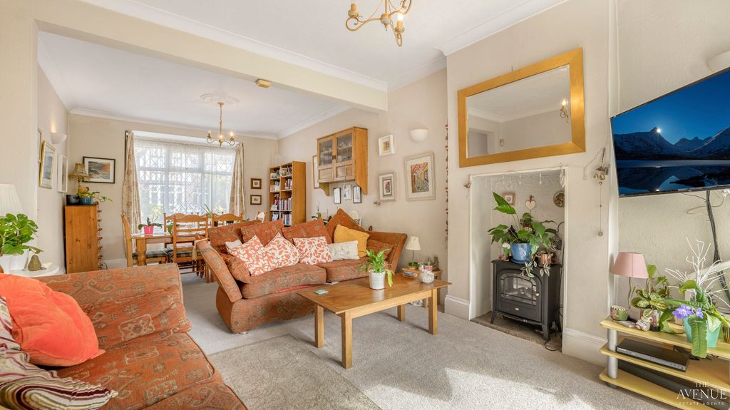 Property photo 3 of 40 4867046