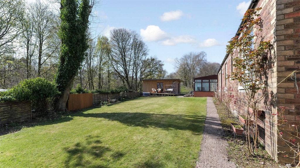 Property photo 3 of 28 Picture No. 29