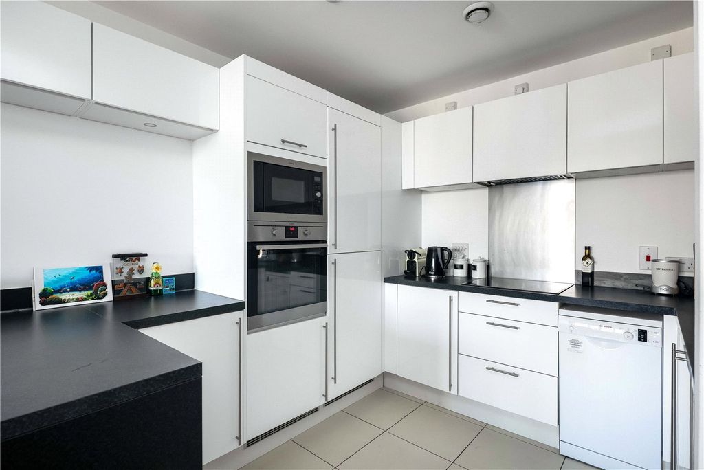 Property photo 3 of 22 Kitchen