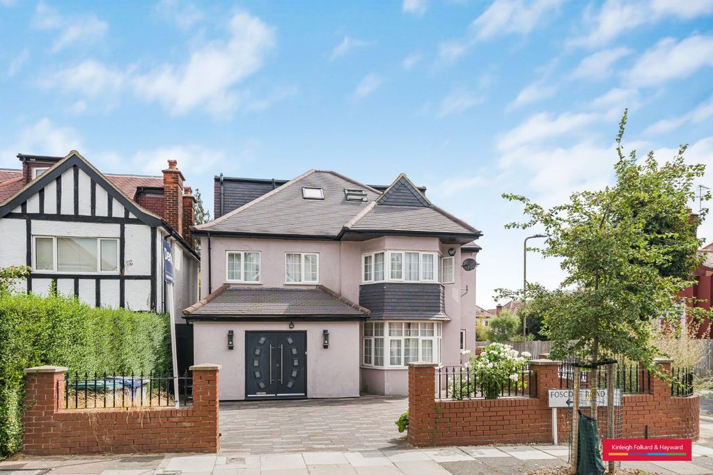 Property photo 2 of 17 Picture No. 14