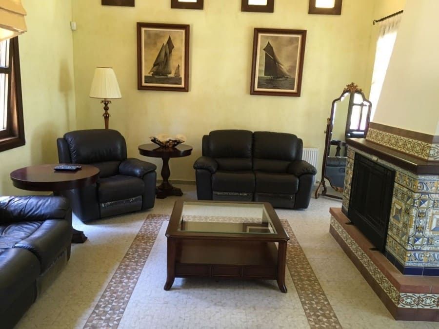 Property photo 3 of 10