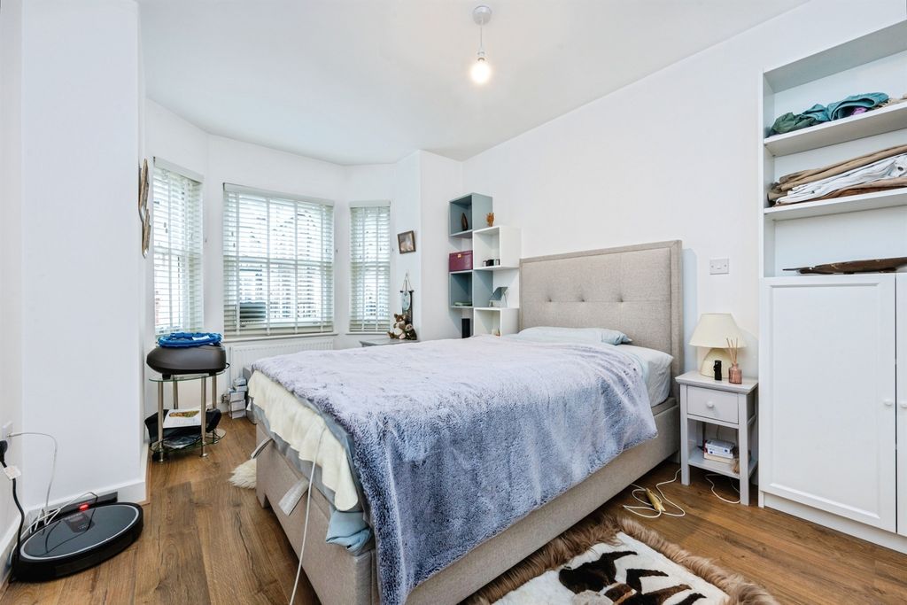 Additional image 6 of 2 bed flat for saleWarwick Avenue, Bedford MK40