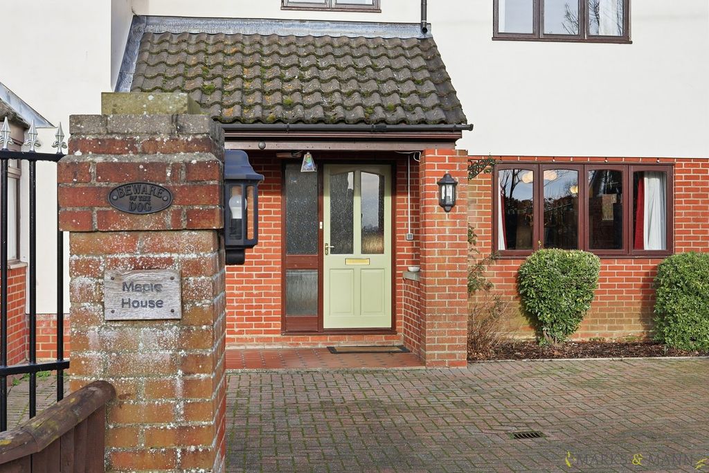 Property photo 2 of 34