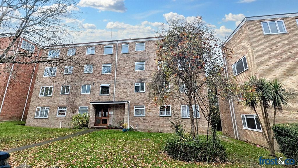 Property photo 2 of 13 Steepdene