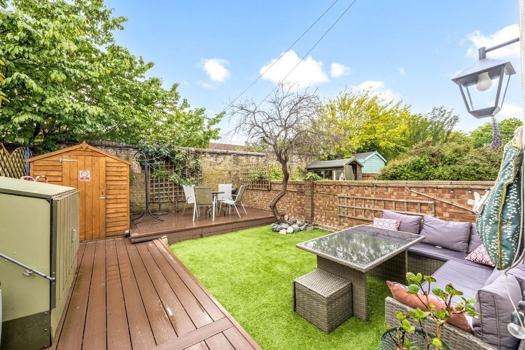 Property photo 2 of 18 Leighton Road 38-016.Jpg