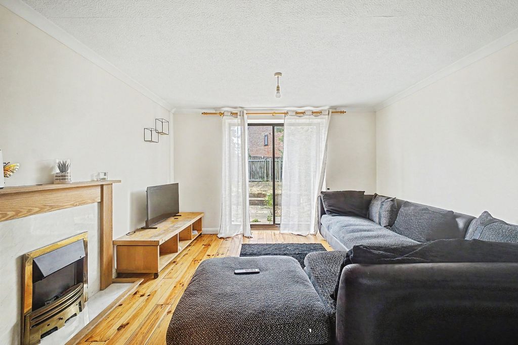Property photo 2 of 14 Pbox-Img.Jpg