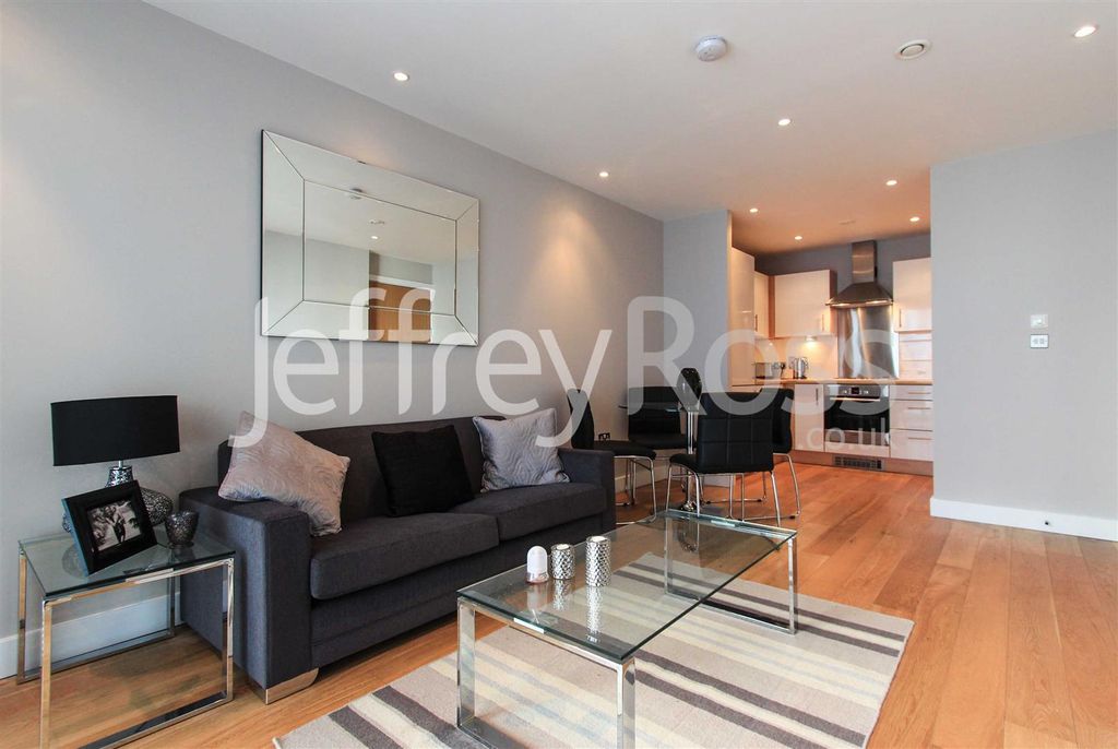 Property photo 1 of 10 Meridian Plaza 1 Beds (9 Of 10).Jpg