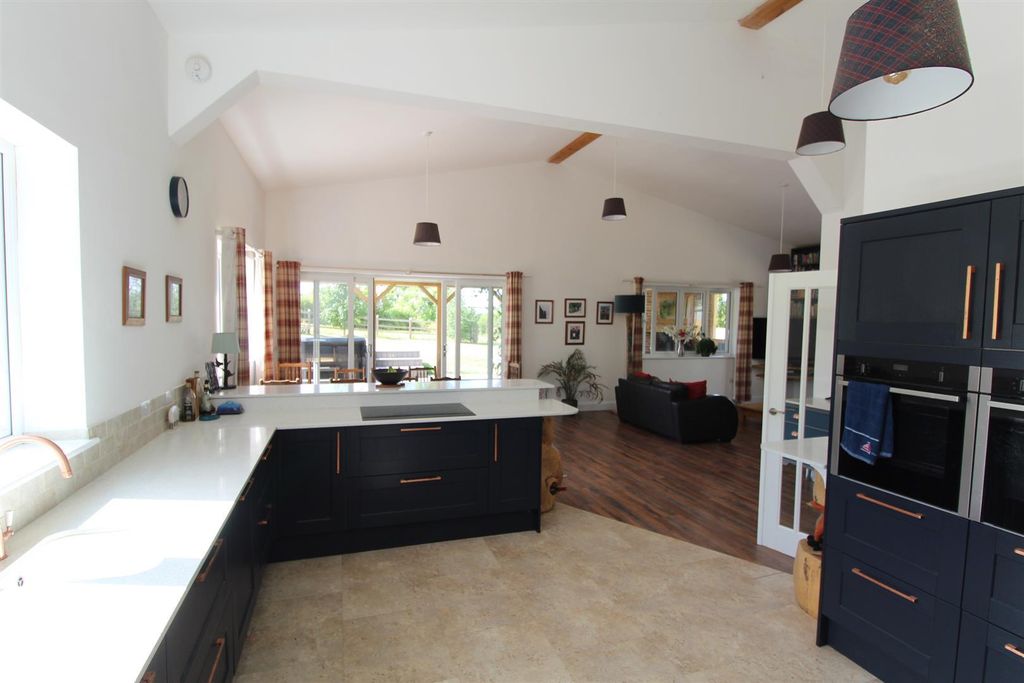 Property photo 2 of 13 Kitchen 3.Jpg