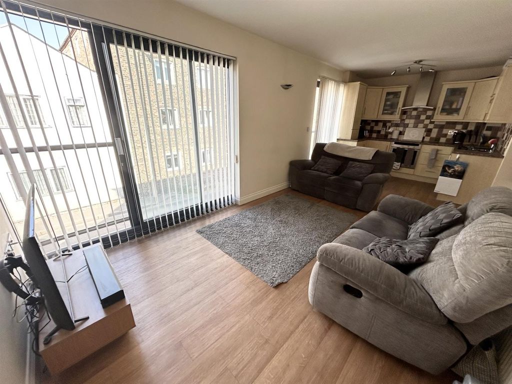 Property photo 2 of 9 4d12E4Db-5556-4E04-87c9-963Fcb1d1Bfe.Jpg
