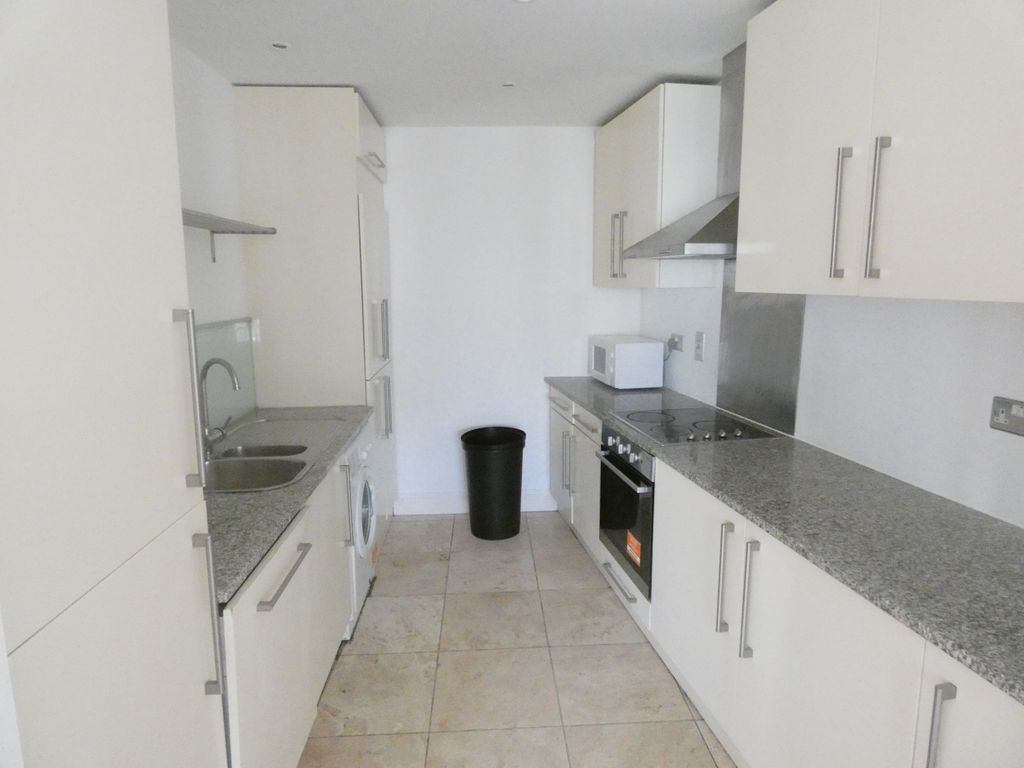 Property photo 3 of 28