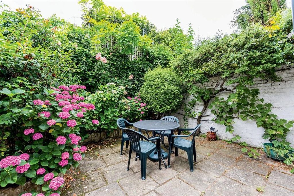 Property photo 1 of 19
