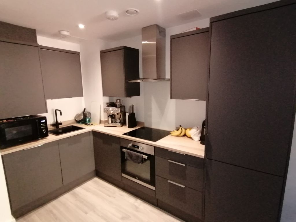 Property photo 2 of 7 Kitchen