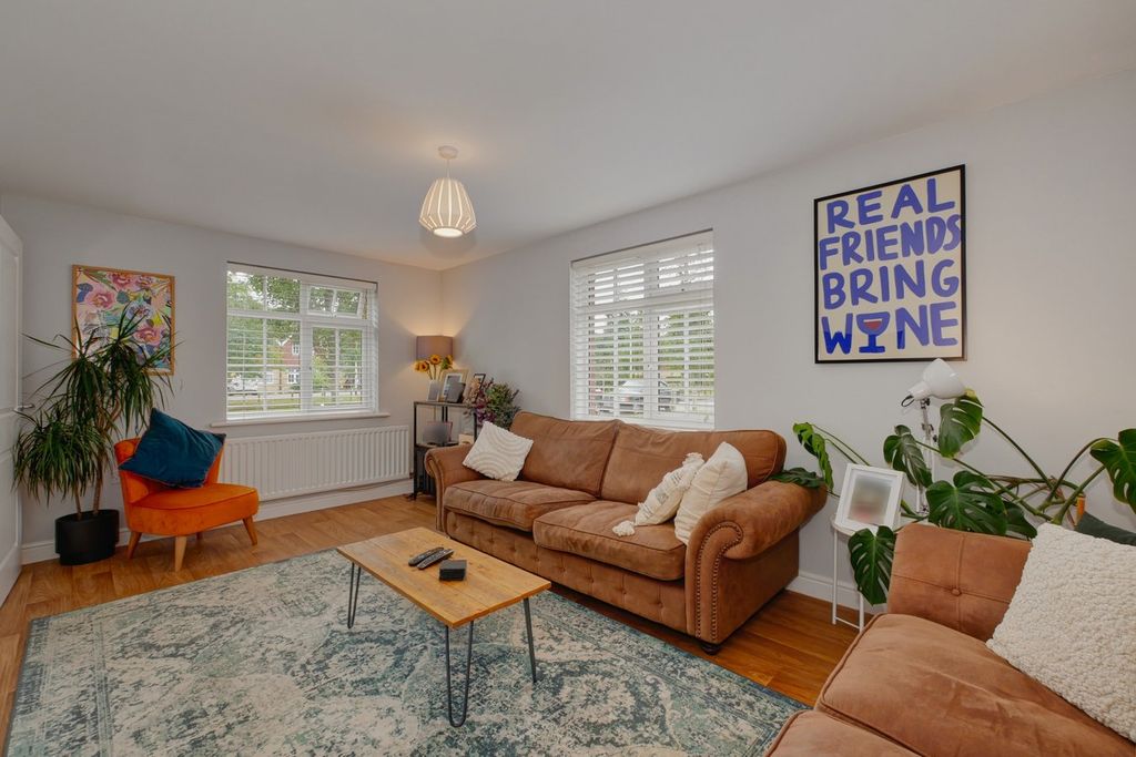 Property photo 2 of 37