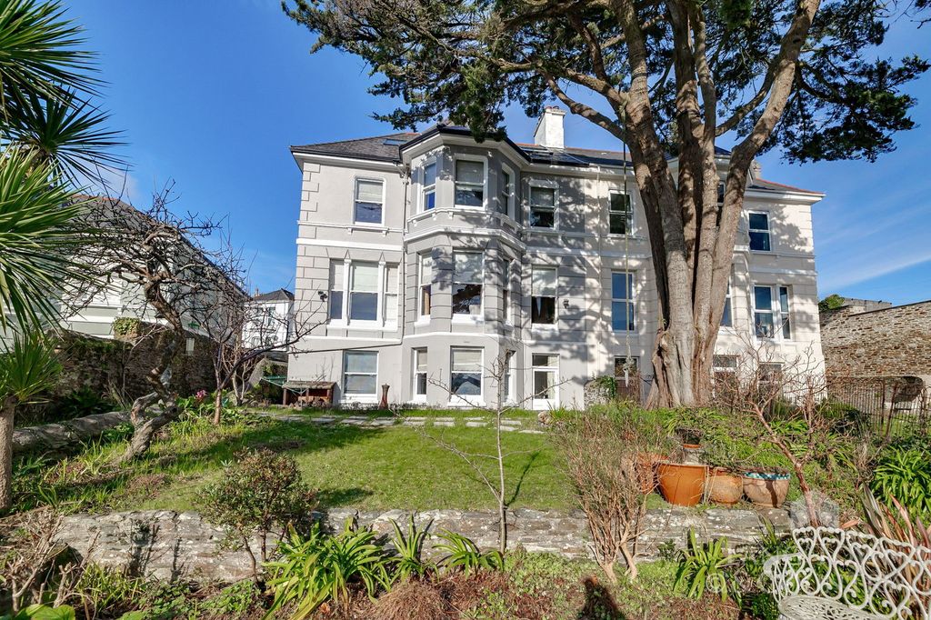 Property photo 1 of 27