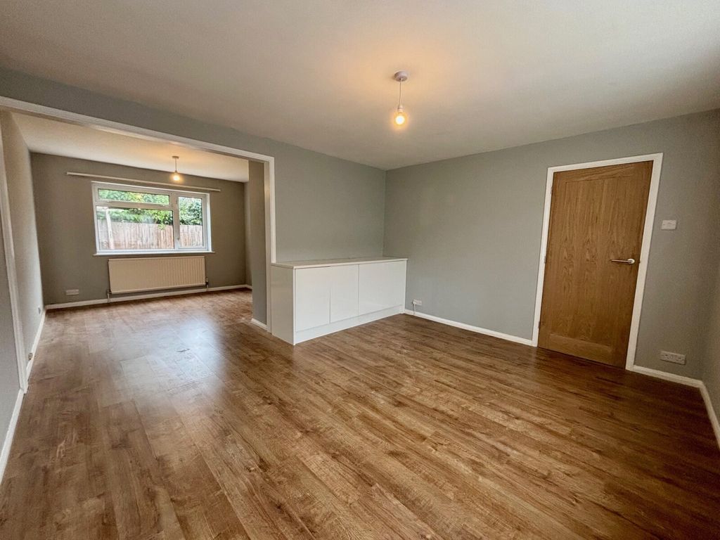 Property photo 3 of 13 Lounge/Diner