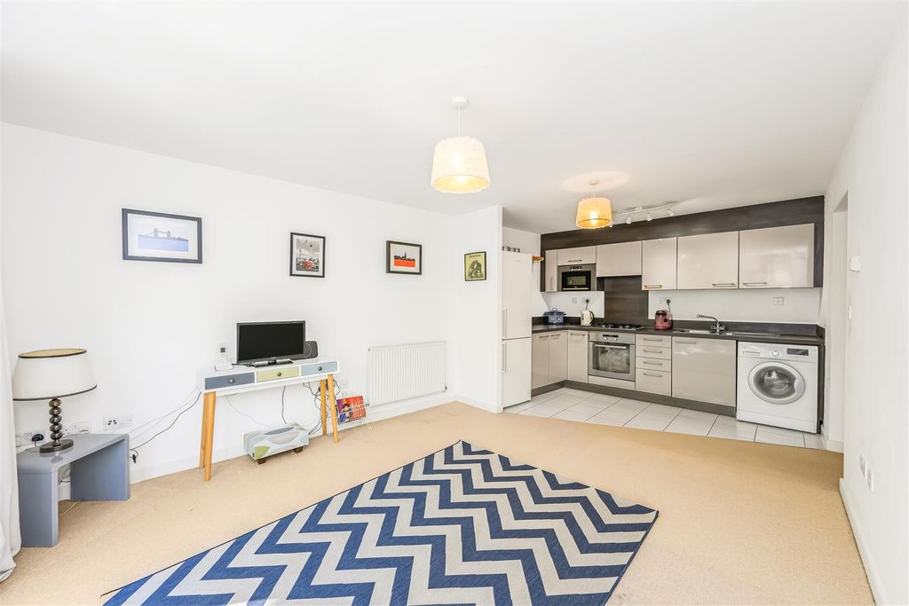 Property photo 3 of 29