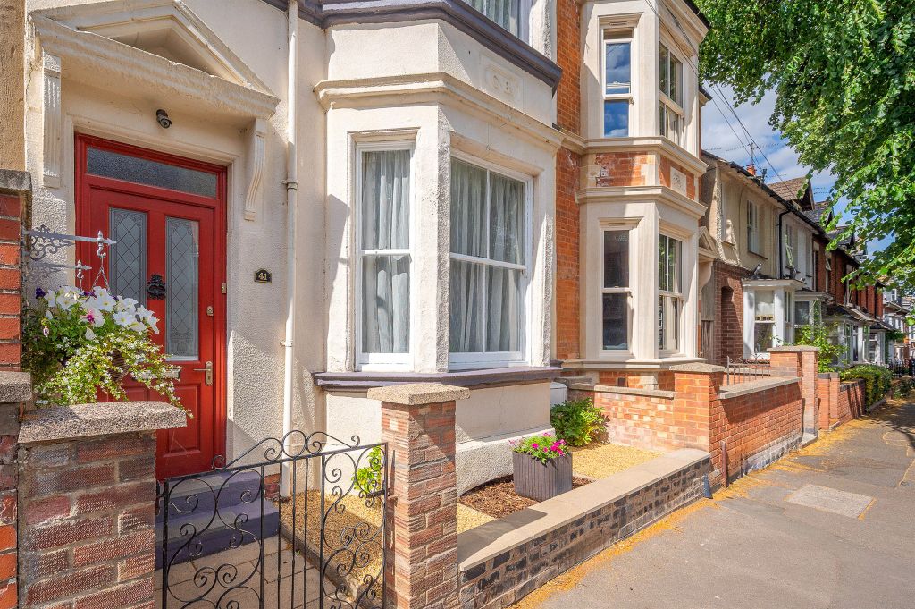 Property photo 1 of 17