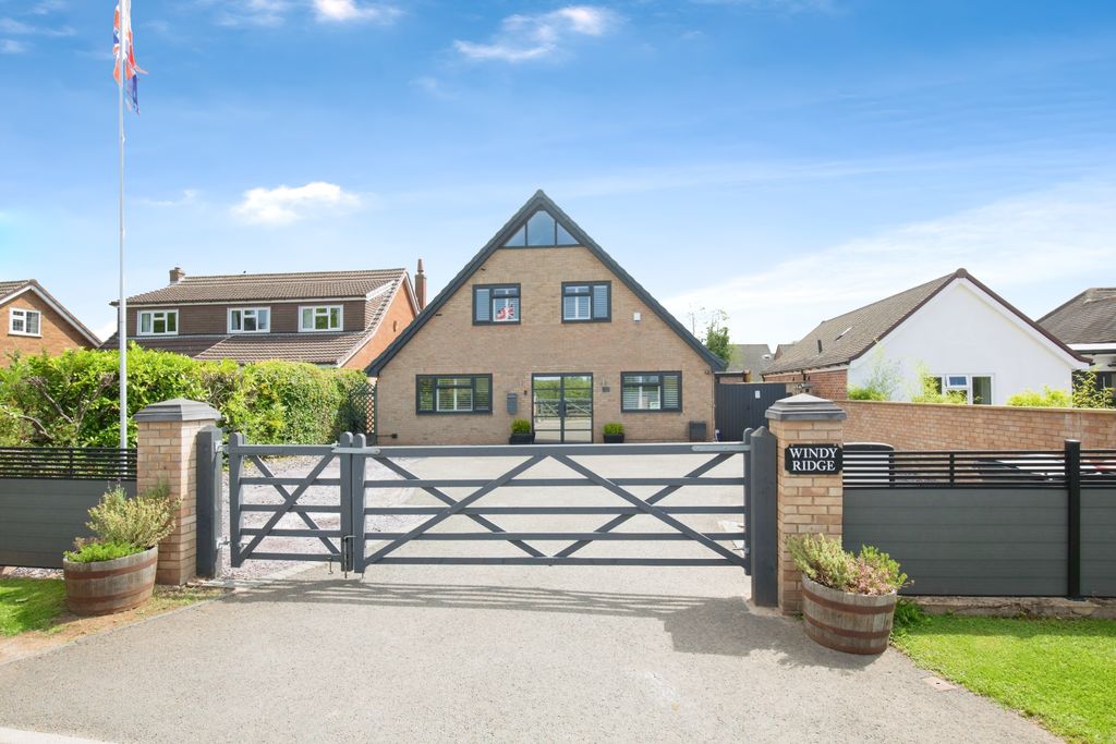 Property photo 1 of 42 d3Fd9406-Mw-7677