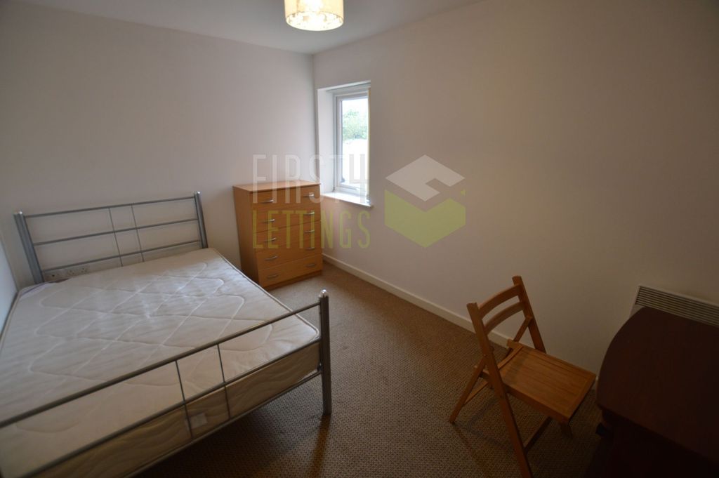 Property photo 3 of 6 Bedroom 1