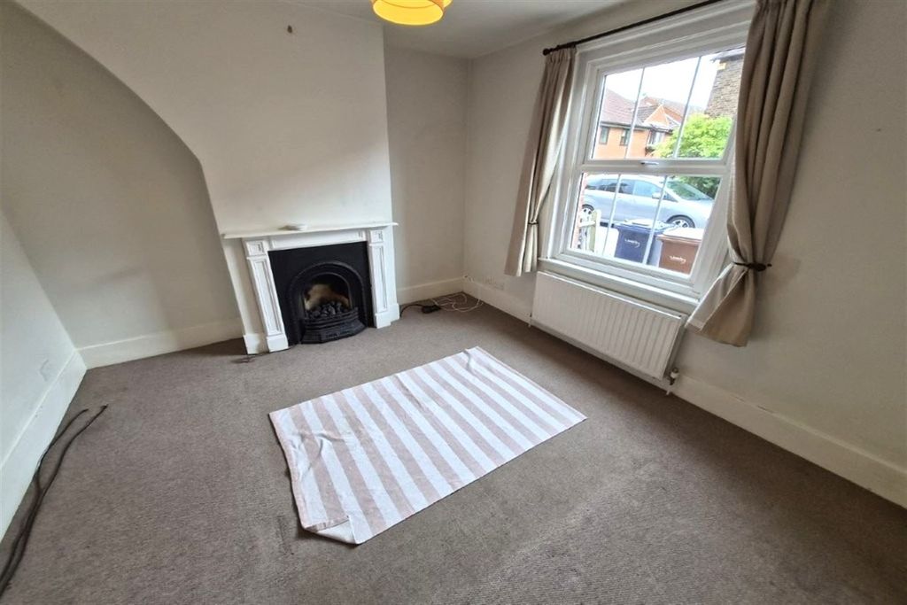 Property photo 3 of 13 Dining Room