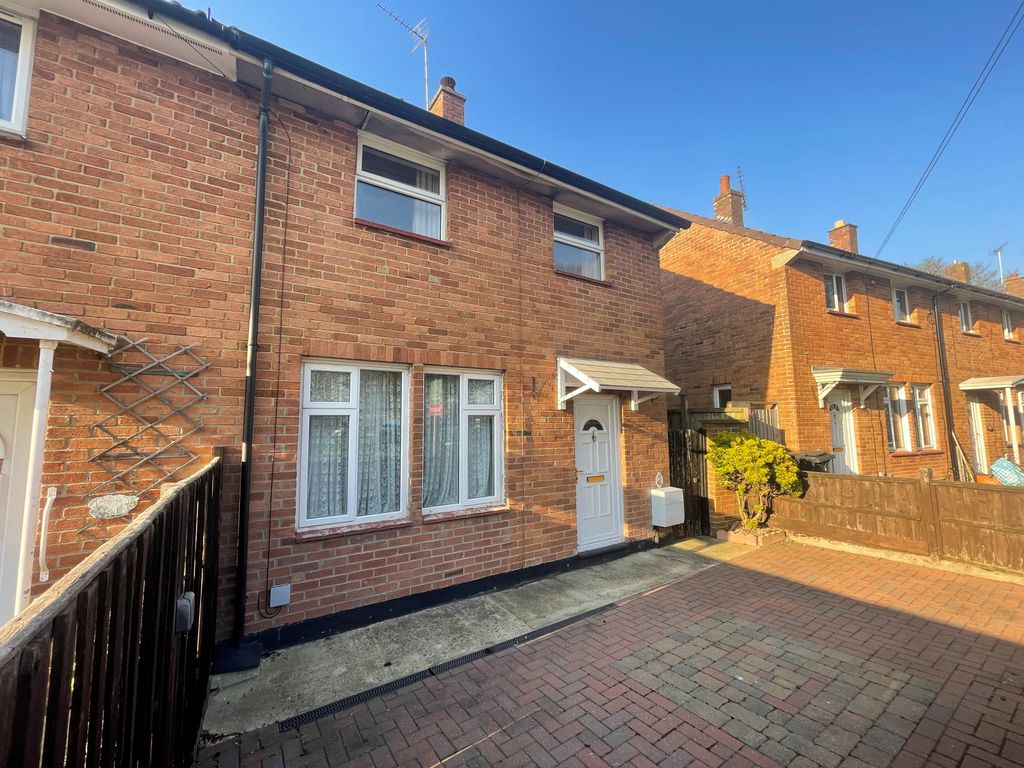 Property photo 1 of 9 Balcony