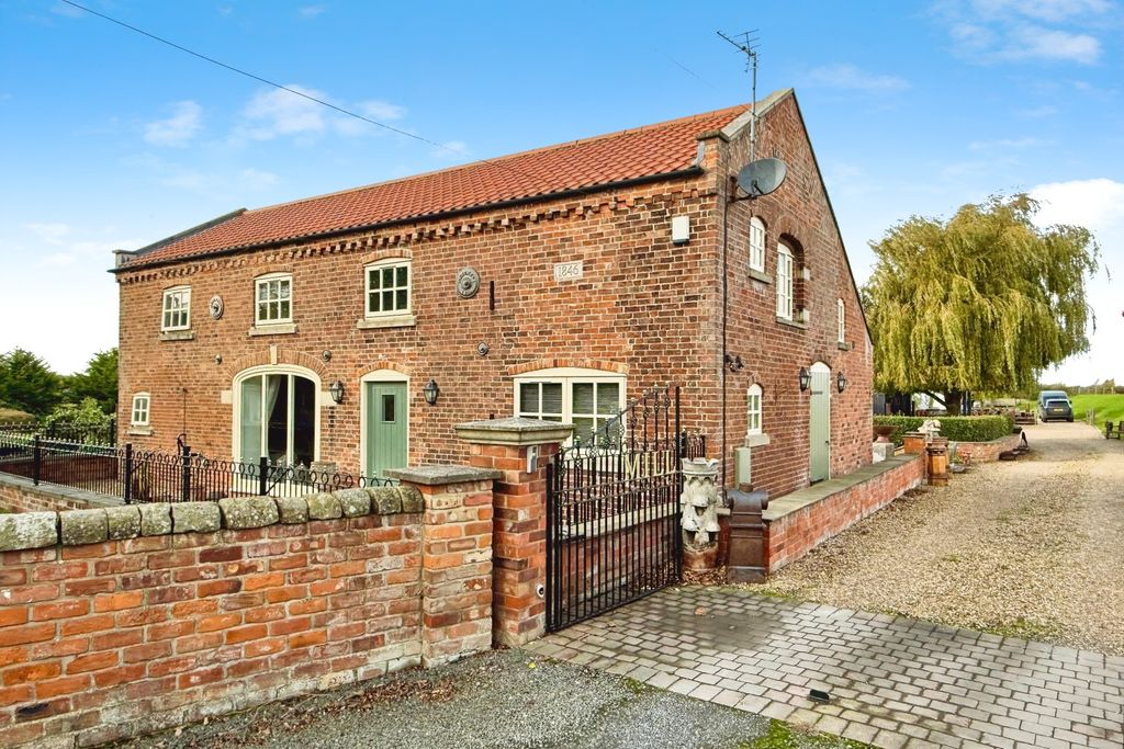 Property photo 1 of 20 4587523