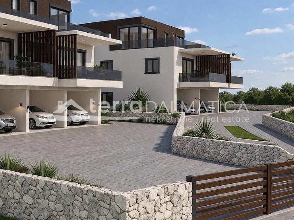 Property photo 1 of 3 Apartment In Brodarica With Private Garden And Garage S1 Eas