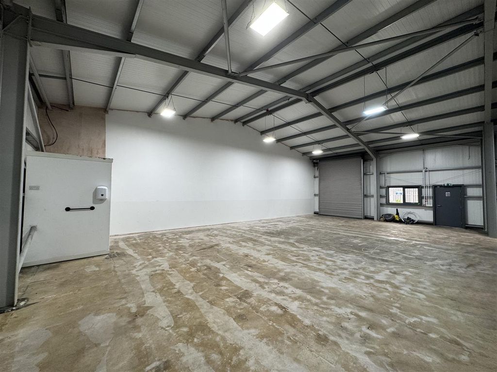 Property photo 3 of 6