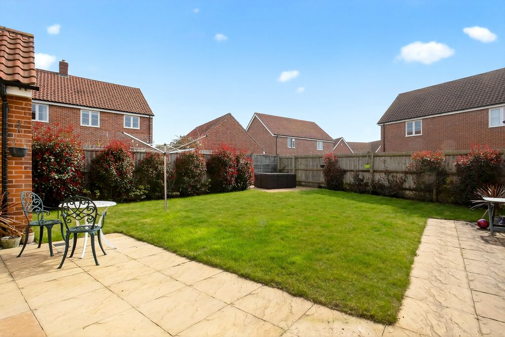 Property photo 2 of 21