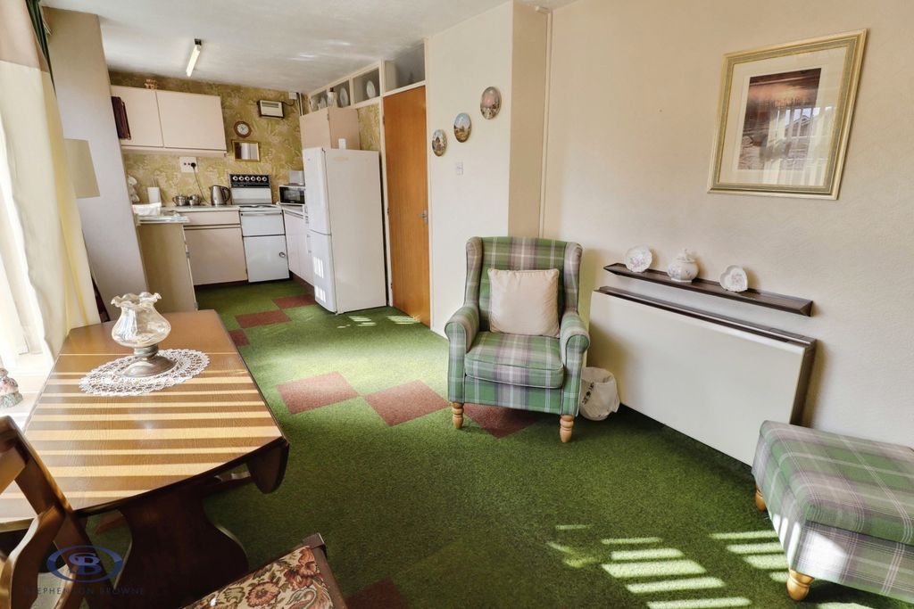 Property photo 2 of 20 Pbox-Img.Jpg