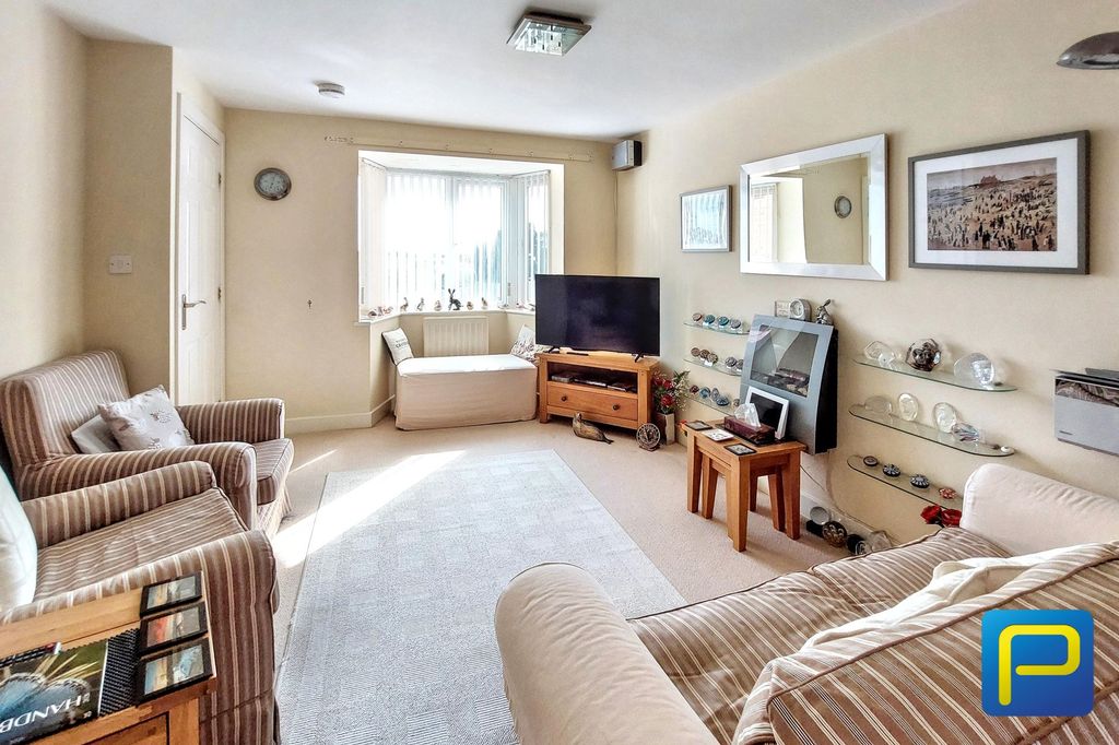 Property photo 2 of 24