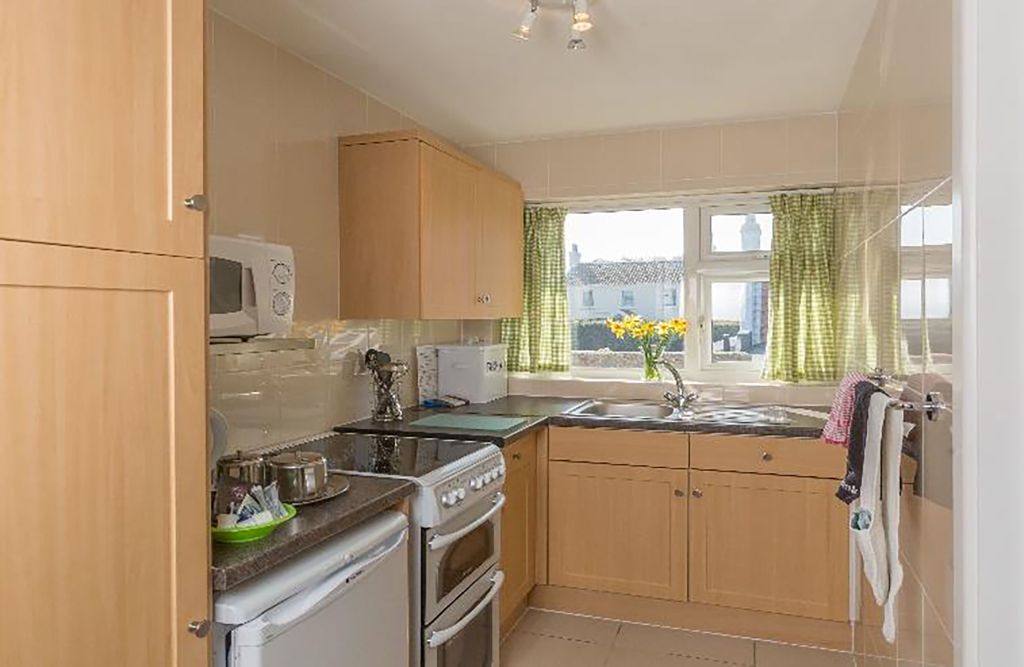 Property photo 1 of 7 Photo 0