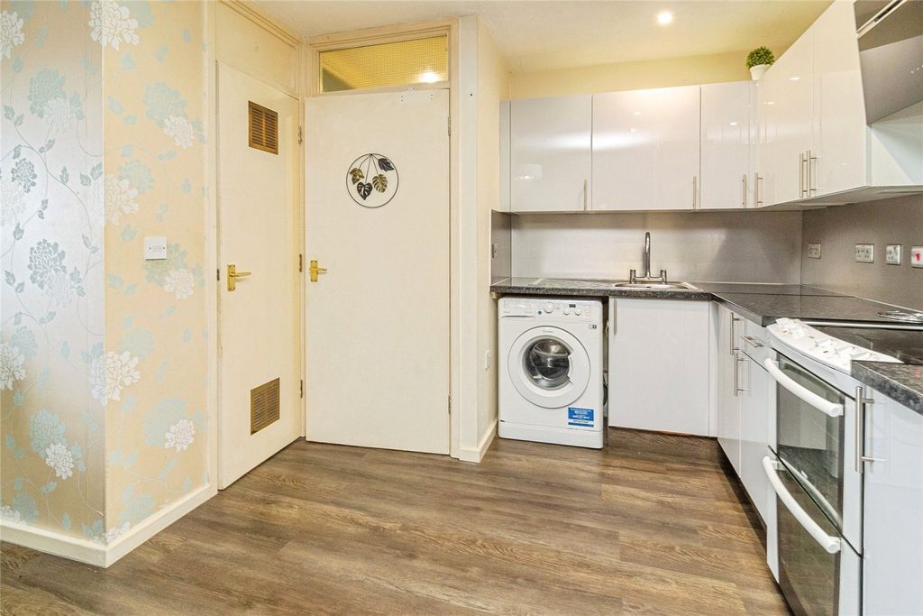 Property photo 3 of 18 Picture No. 04