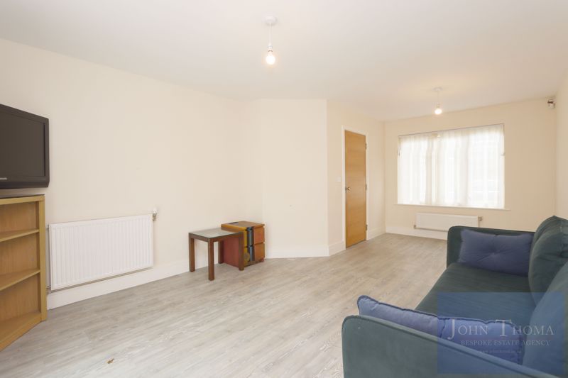 Additional image 5 of 6 bed detached house to rentOlive Grove, Chigwell IG7