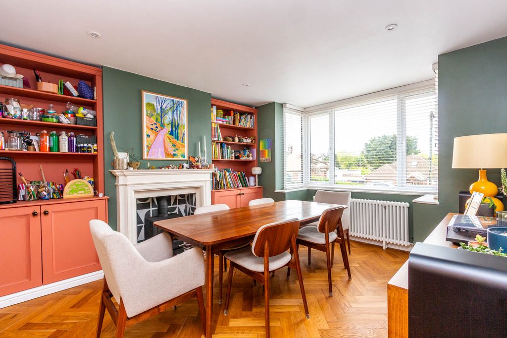 Property photo 2 of 20 Dining Room