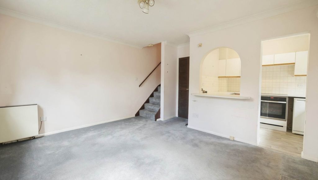 Property photo 3 of 12